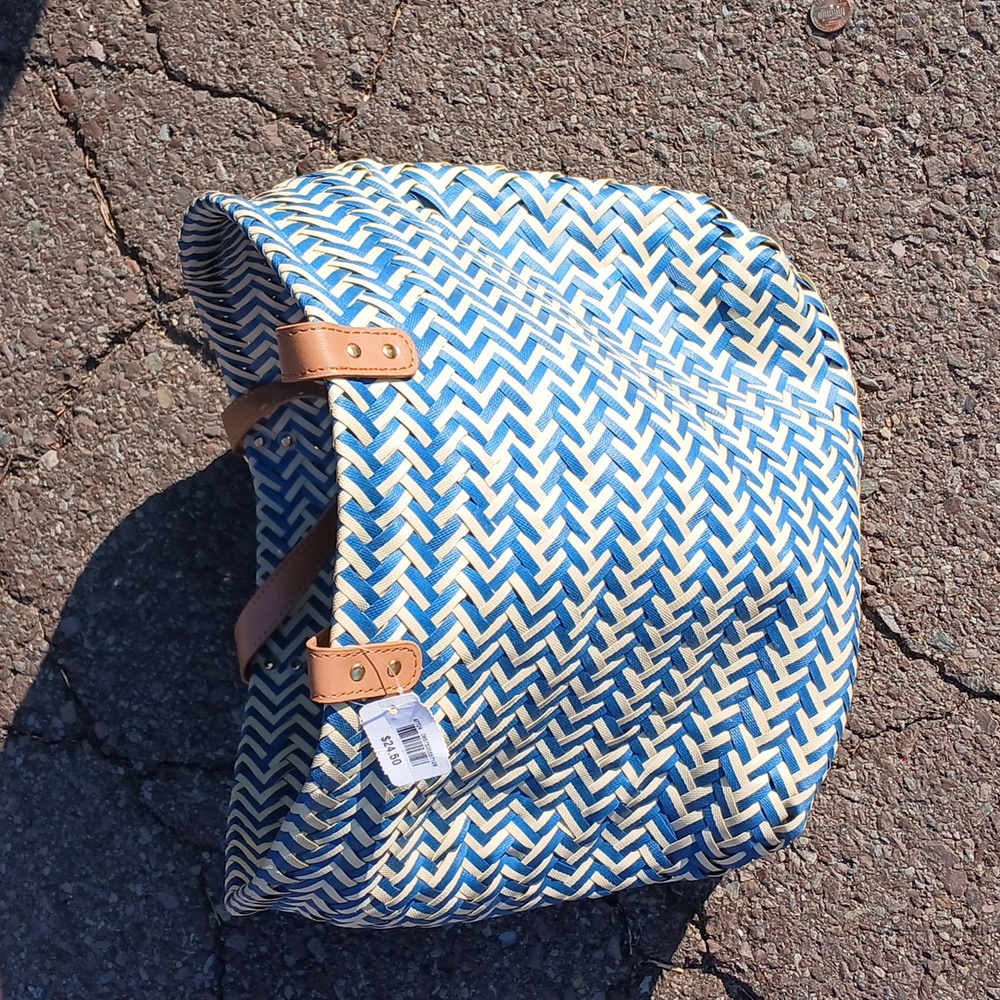 Woven tote